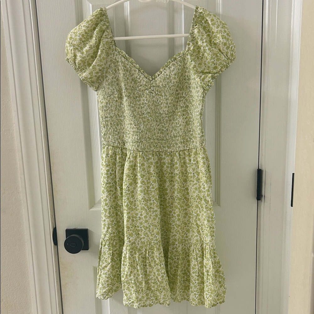 NWT Hollister Light Green Floral Dress w/Pockets